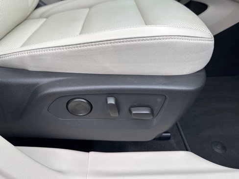 Used 2021 Buick Envision Essence w/ Technology Package I image 27
