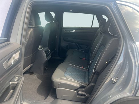 New 2026 Volkswagen Atlas Cross Sport SEL Premium R-Line image 12