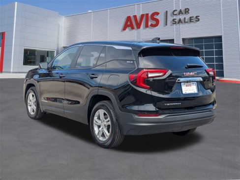 Used 2024 GMC Terrain SLE image 9