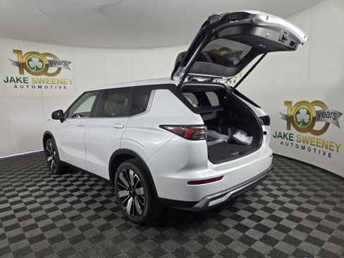 New 2025 Mitsubishi Outlander SE image 31