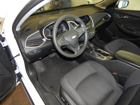 Used 2024 Chevrolet Malibu LT image 3