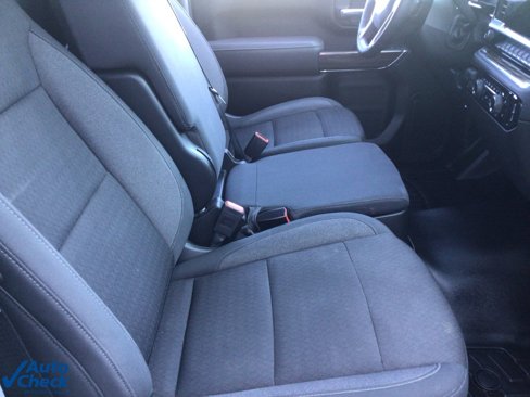 Used 2025 Chevrolet Silverado 2500 LT w/ Convenience Package image 13