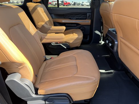 Used 2023 Ford Expedition Max Platinum image 11