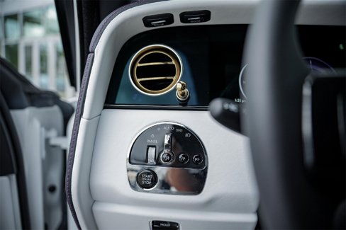 New 2025 Rolls-Royce Cullinan image 29