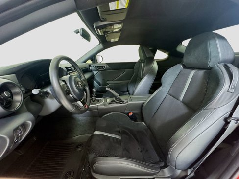 Used 2023 Toyota GR86 Premium image 9