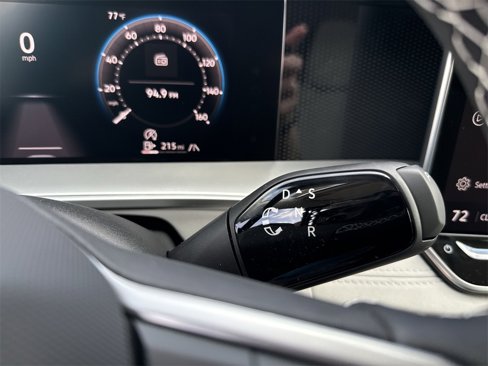 New 2025 Volkswagen Tiguan SE image 29