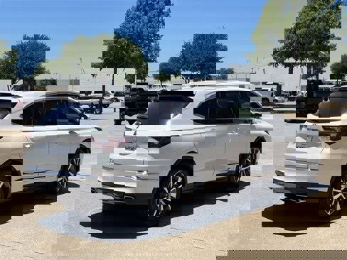 Used 2026 Acura MDX FWD w/ Technology Package image 4