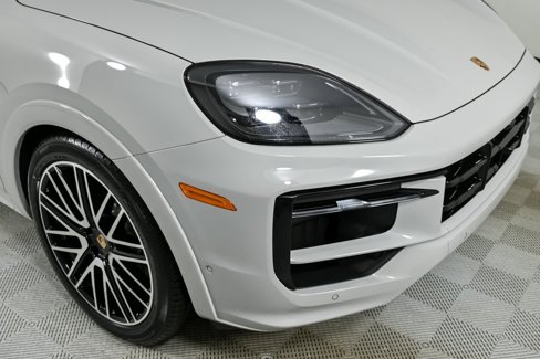 New 2025 Porsche Cayenne GTS image 37