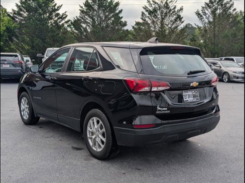 Used 2023 Chevrolet Equinox LS image 3