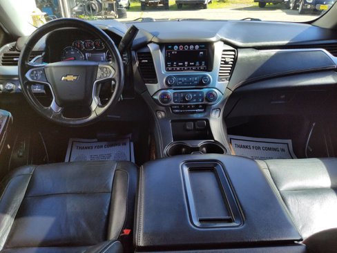Used 2018 Chevrolet Suburban LT image 9