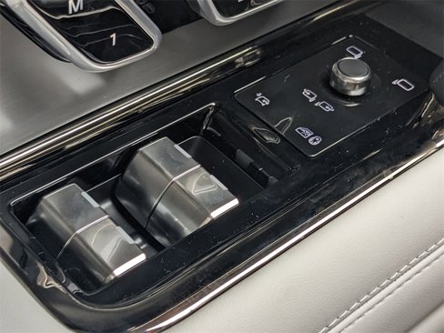 New 2025 Land Rover Range Rover Sport SE image 20