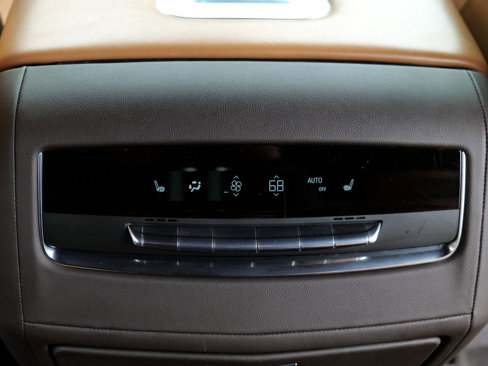 Used 2022 Cadillac Escalade Premium Luxury image 54