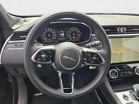 New 2026 Jaguar F-PACE R-Dynamic S image 18