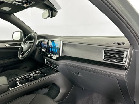 New 2025 Volkswagen Atlas Cross Sport SE image 24