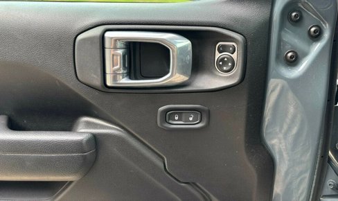 Used 2024 Jeep Gladiator Sport image 25