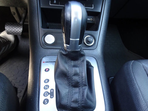 Used 2017 Volkswagen Tiguan S image 33