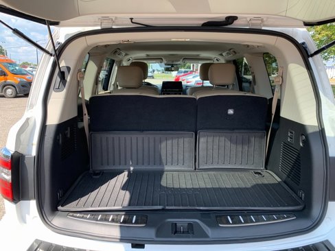 Used 2024 Nissan Armada Platinum w/ Captain's Chairs Package image 7