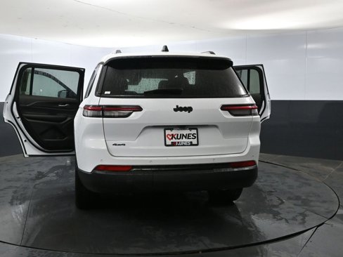 New 2025 Jeep Grand Cherokee L Altitude image 46