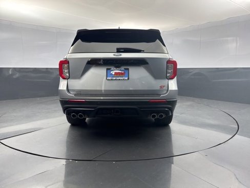Used 2024 Ford Explorer ST w/ Technology Package image 4