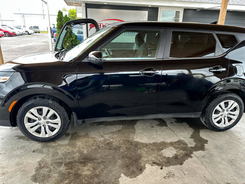 Used 2022 Kia Soul LX image 4
