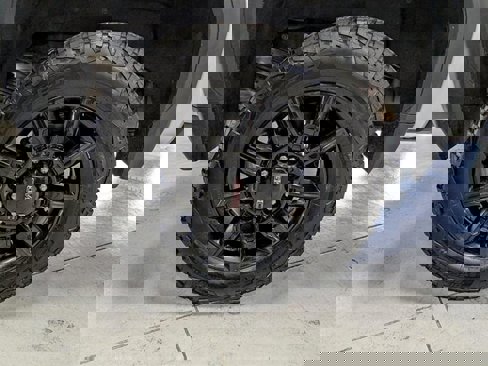 Used 2024 GMC Sierra 3500 AT4 image 14