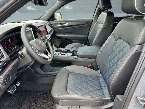New 2026 Volkswagen Atlas Cross Sport SEL Premium R-Line image 4