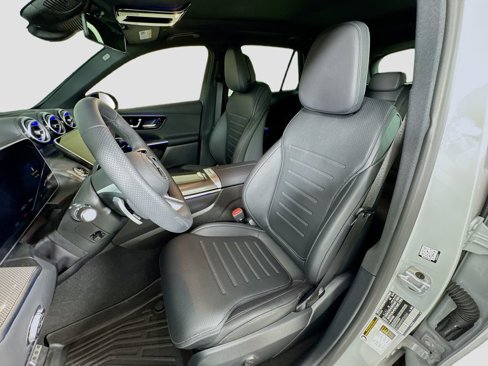 Used 2025 Mercedes-Benz GLC 300 4MATIC image 22