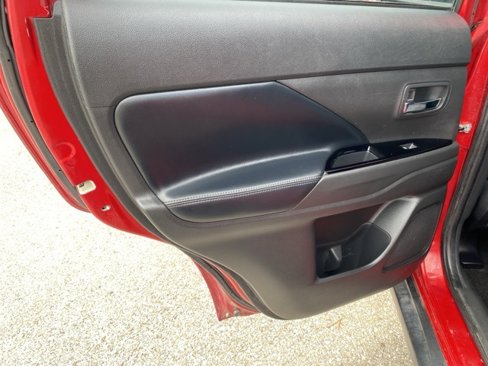 Used 2019 Mitsubishi Outlander SEL image 20