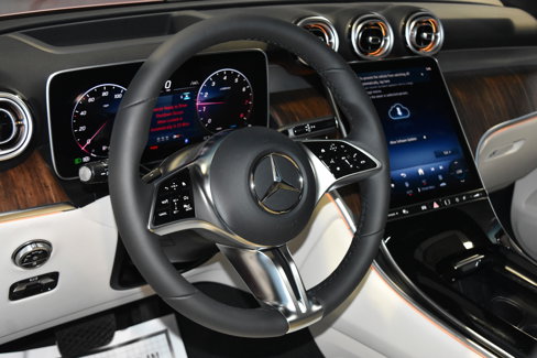 New 2026 Mercedes-Benz GLC 300 4MATIC image 2