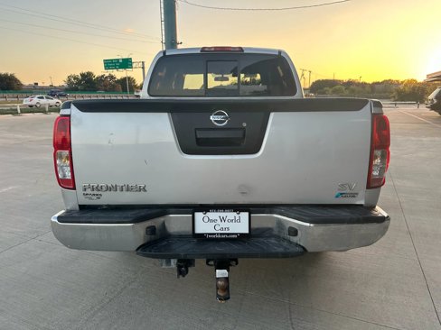 Used 2018 Nissan Frontier SV image 4