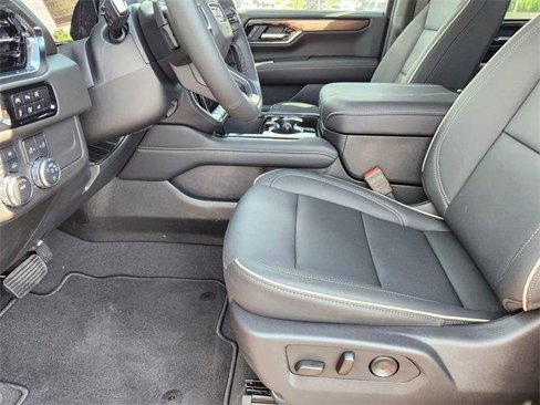 New 2025 GMC Yukon Elevation image 8