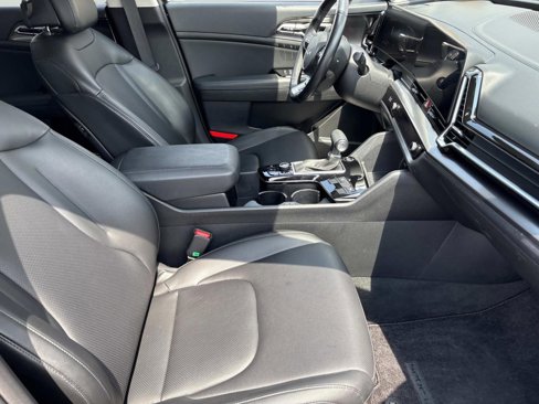 Used 2025 Kia Sportage EX image 20