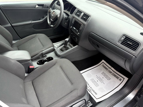Used 2016 Volkswagen Jetta S image 9