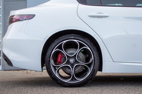 New 2025 Alfa Romeo Giulia AWD image 6