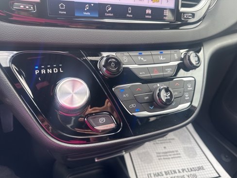 New 2025 Chrysler Voyager LX image 16