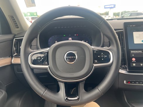 Used 2025 Volvo XC90 B5 Plus image 14