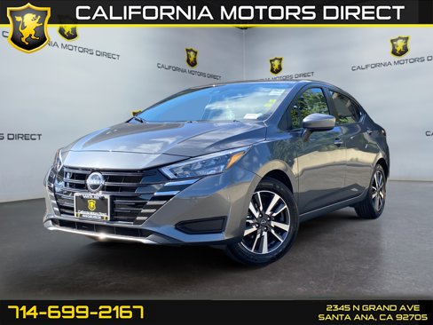 Used 2025 Nissan Versa SV image 1
