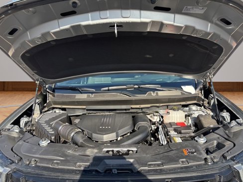 Used 2025 GMC Acadia Elevation image 25