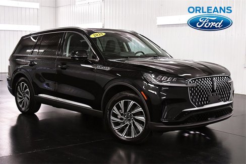 Used 2025 Lincoln Aviator AWD image 1