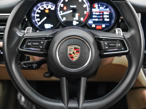 Certified 2023 Porsche Macan S image 16