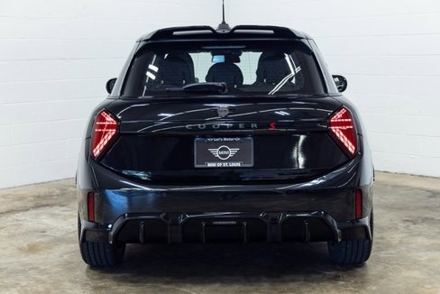 Certified 2025 MINI Cooper S image 9