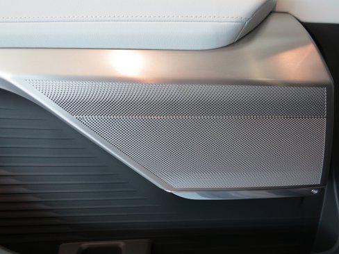 New 2026 Cadillac Vistiq Luxury w/ LPO, Floor Liner Package image 28