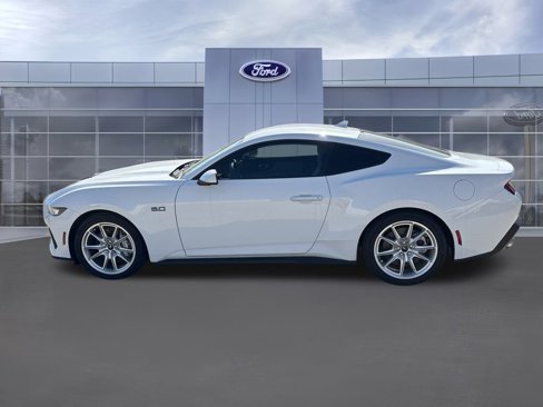 Used 2024 Ford Mustang GT Premium image 2