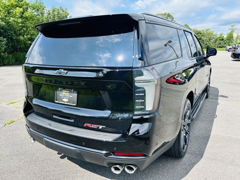 Used 2025 Chevrolet Suburban RST image 9