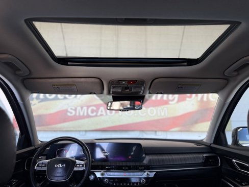 Used 2023 Kia Telluride EX w/ EX Captain's Chair Package image 17