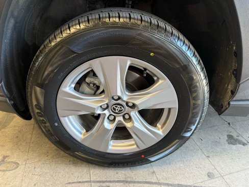 Used 2025 Toyota RAV4 XLE image 32