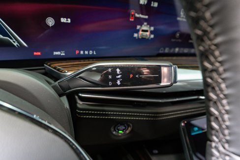 Used 2025 Cadillac Escalade Premium Luxury image 35
