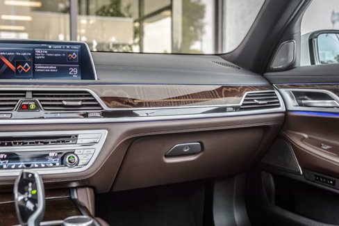 Used 2021 BMW 740i xDrive w/ M Sport Package image 34
