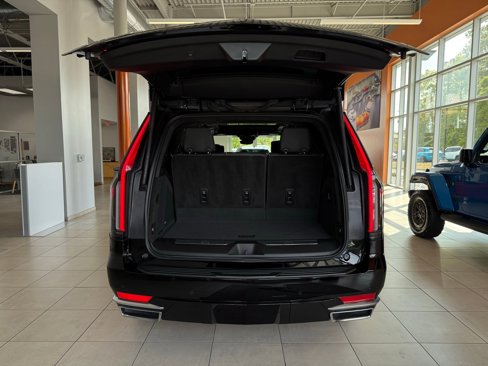 Used 2024 Cadillac Escalade Premium Luxury Platinum image 29