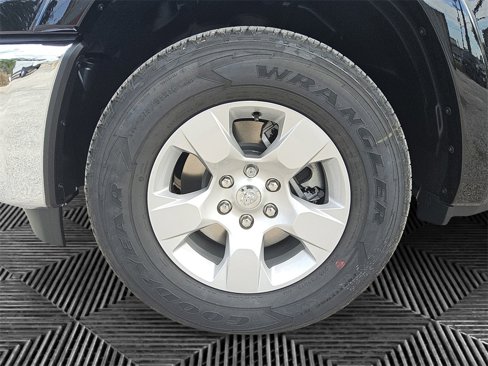 New 2026 RAM 1500 2WD Crew Cab image 14